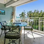 Dune Wind South By Avantstay Communal Pool Hot Tub Gated Community Close To Smathers Beach Month Long Stays Only