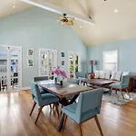 Sky Suite On Duval