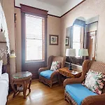 Classic King With Balcony At Curry Mansion