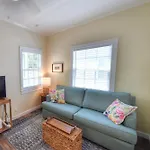 11 Cottage Close To Duval St