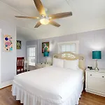 Four Flowers Guesthouse