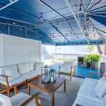 The Penthouse At Custom House Inn