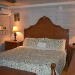 Seaport Inn