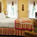 Tropical Inn
