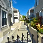 Casa Caribe @ Duval Square