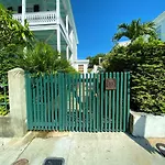 The Bartlum-Luxurious Studio