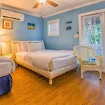 Seascape Tropical Inn (Adults Only)