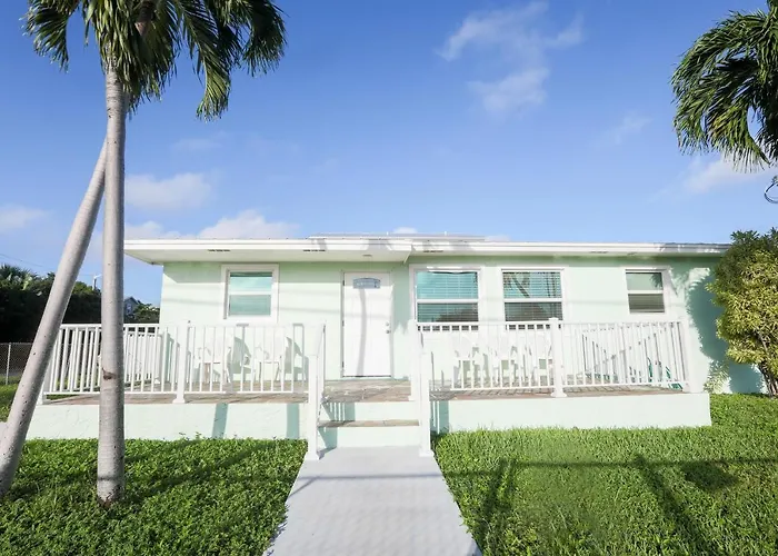 The Guava Duff - Beautiful Kw Home With Space To Chill & Lots Of Free Parking!!