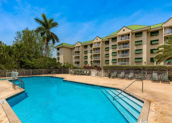 Sunrise Suites - Martinique Suite 108