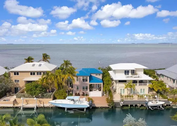 Haven House By Brightwild - Luxury Waterfront