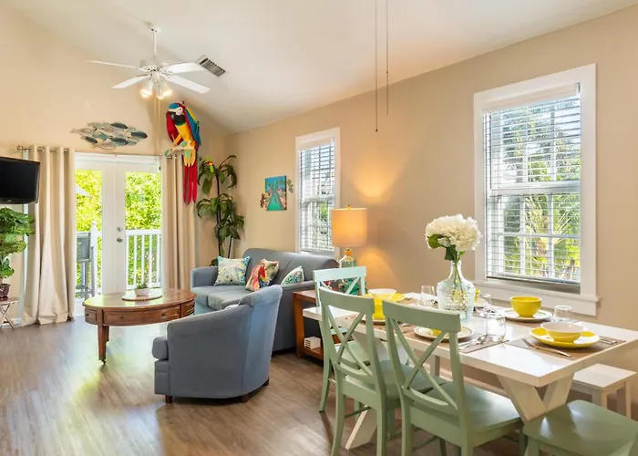 Parrot Perch By Avantstay Old Town Key West W Shared Pool Week Long Stays Only
