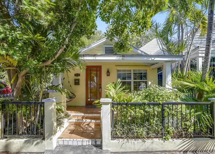 La Casita By Avantstay Steps To Duval Street In Key West Month Long Stays Only