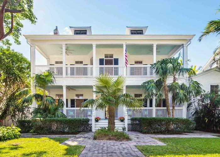The Admirals Estate By Last Key Realty