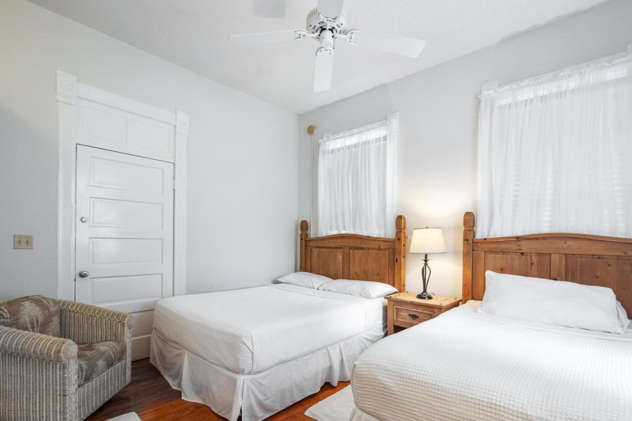 Casa 325 Inn 2*