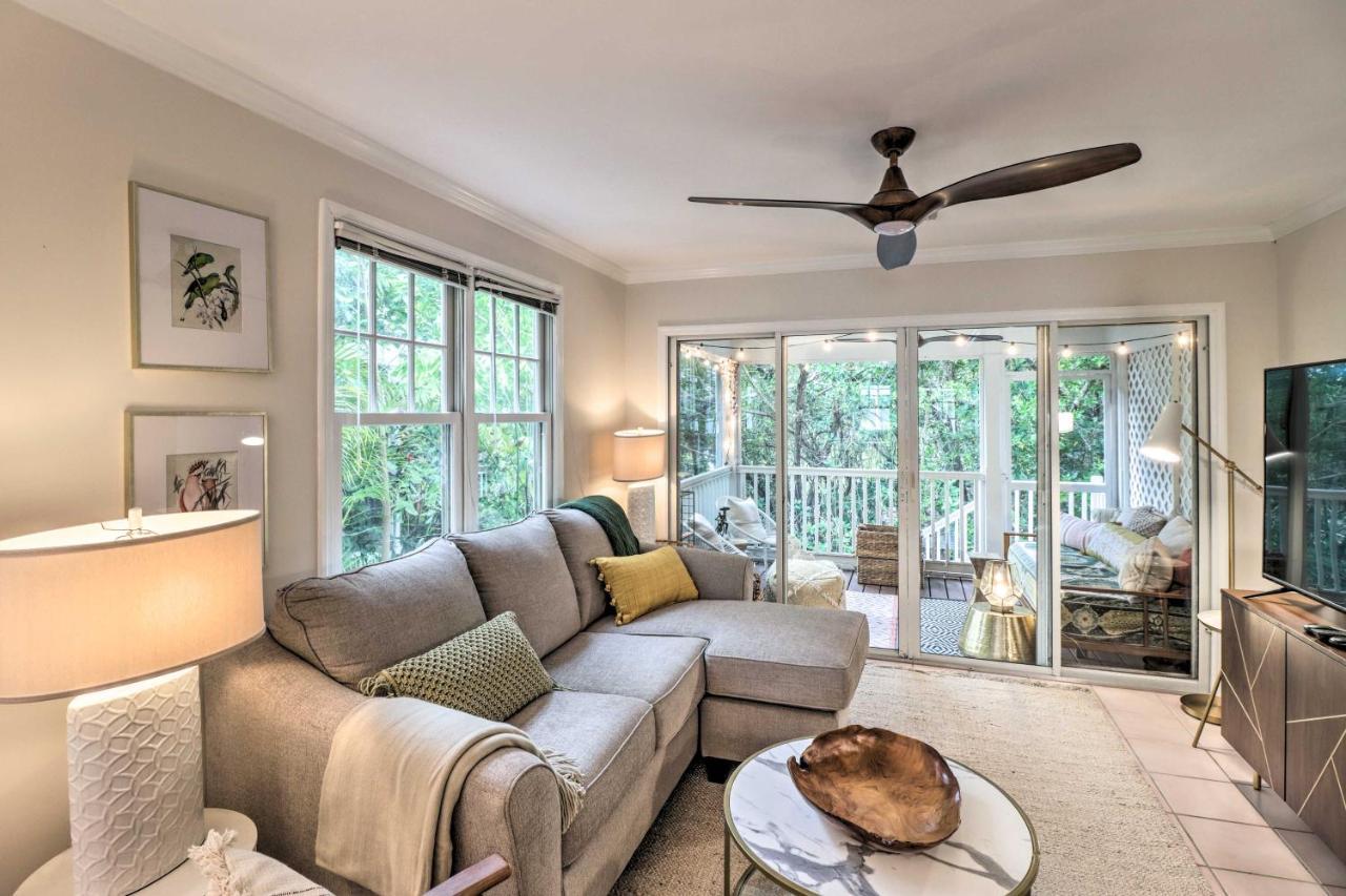 Charming Boho Breeze Retreat With Pool Access Holiday home *