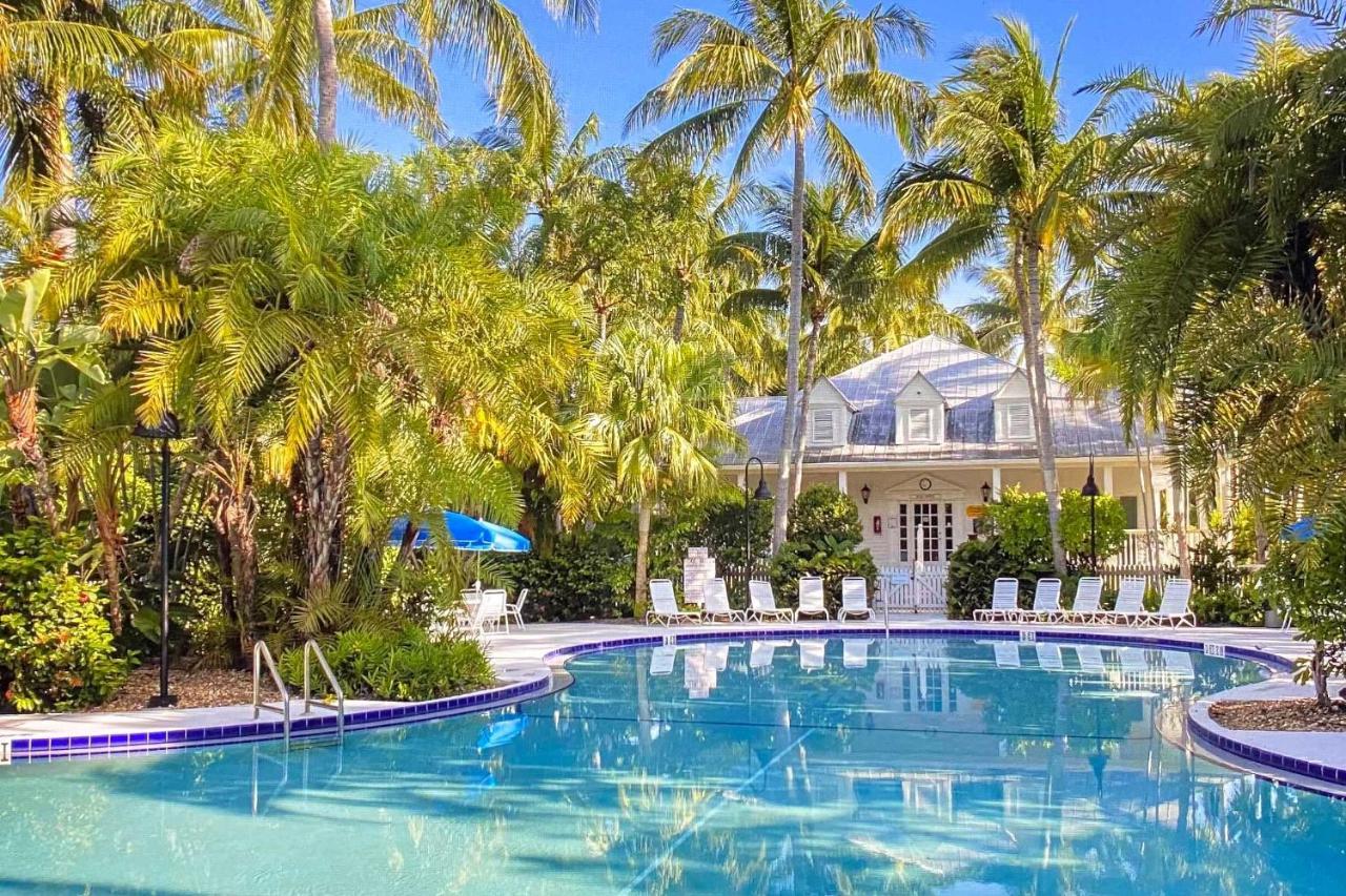 Holiday home Charming Boho Breeze Retreat With Pool Access *