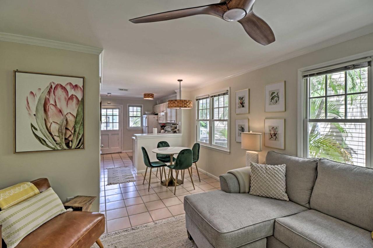 Charming Boho Breeze Retreat With Pool Access Holiday home *