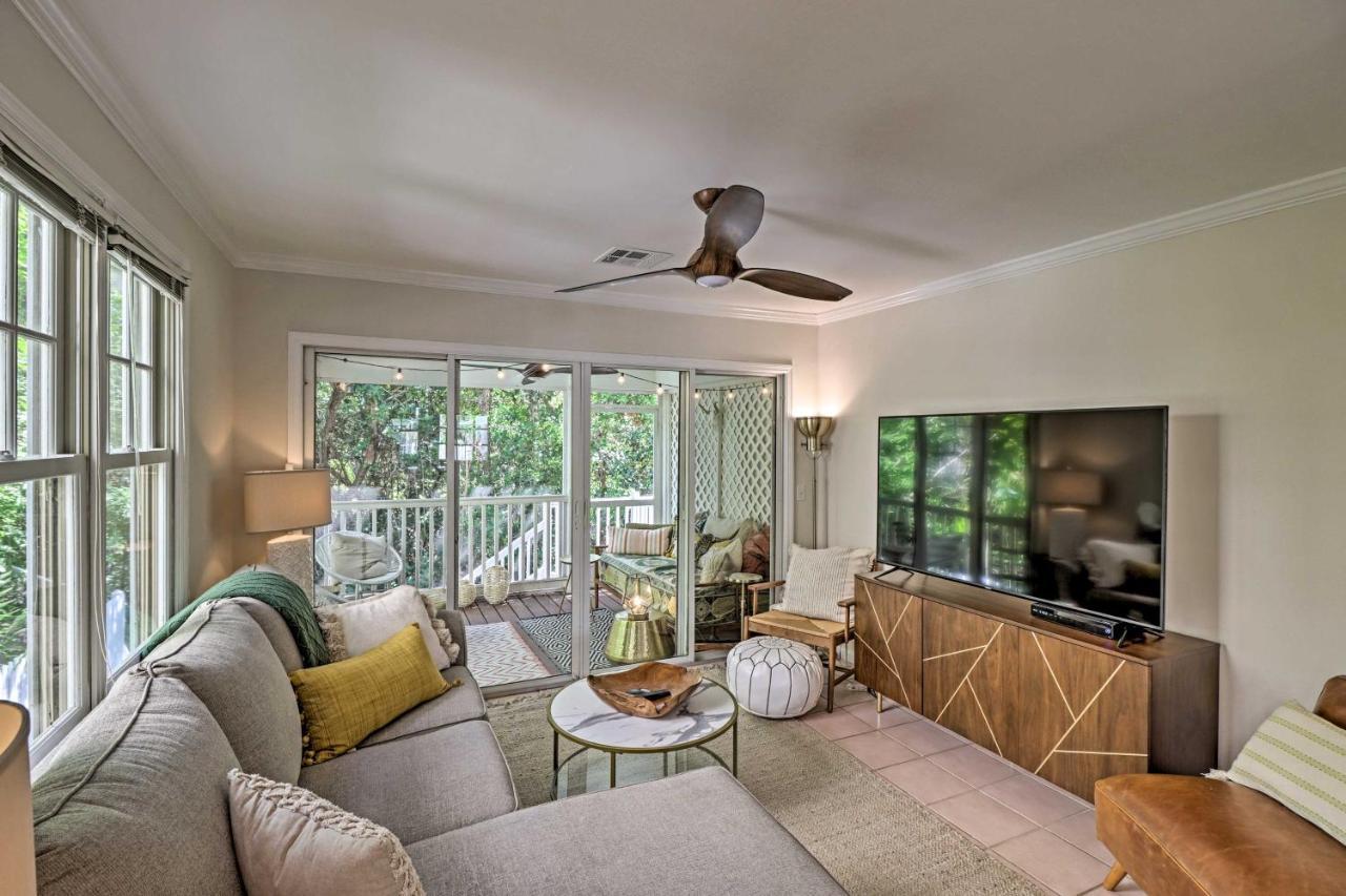 Charming Boho Breeze Retreat With Pool Access Holiday home *