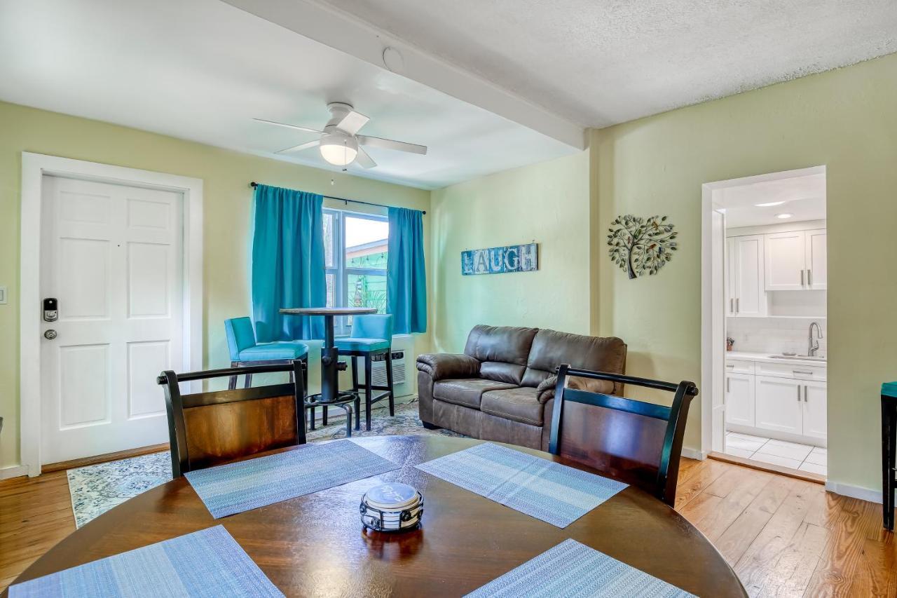 Grinnell Street Getaway