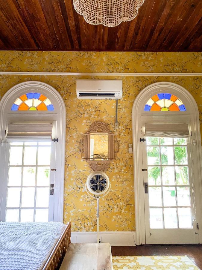 Marreros Guest Mansion - Adult Only