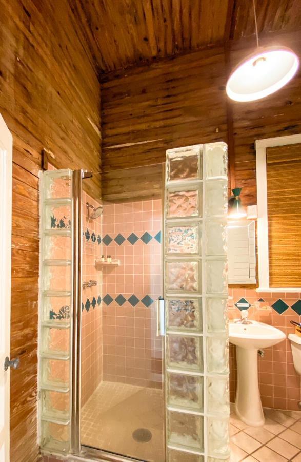 Marreros Guest Mansion - Adult Only Bed & Breakfast