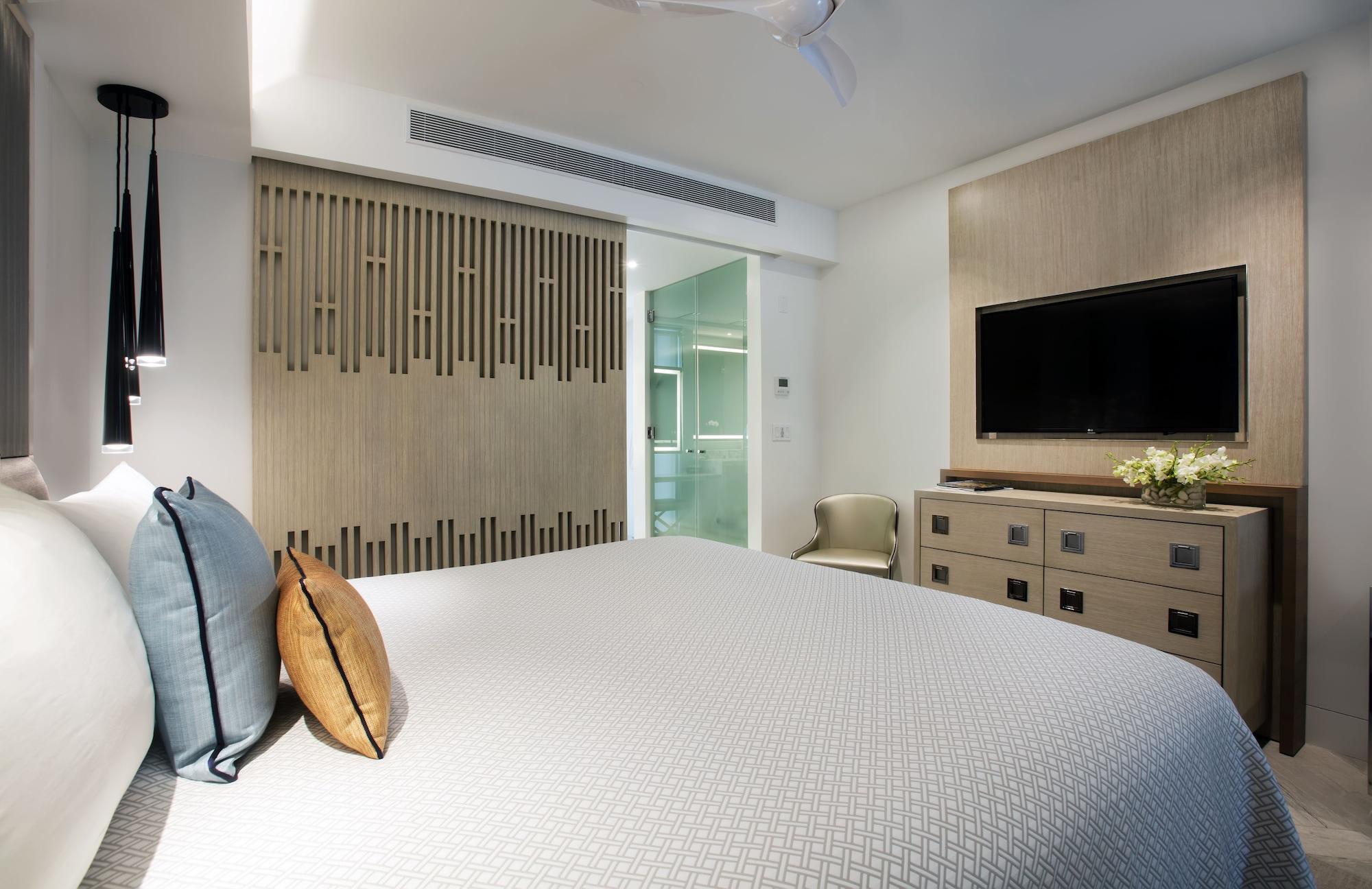 H2o Suites- Adults Only