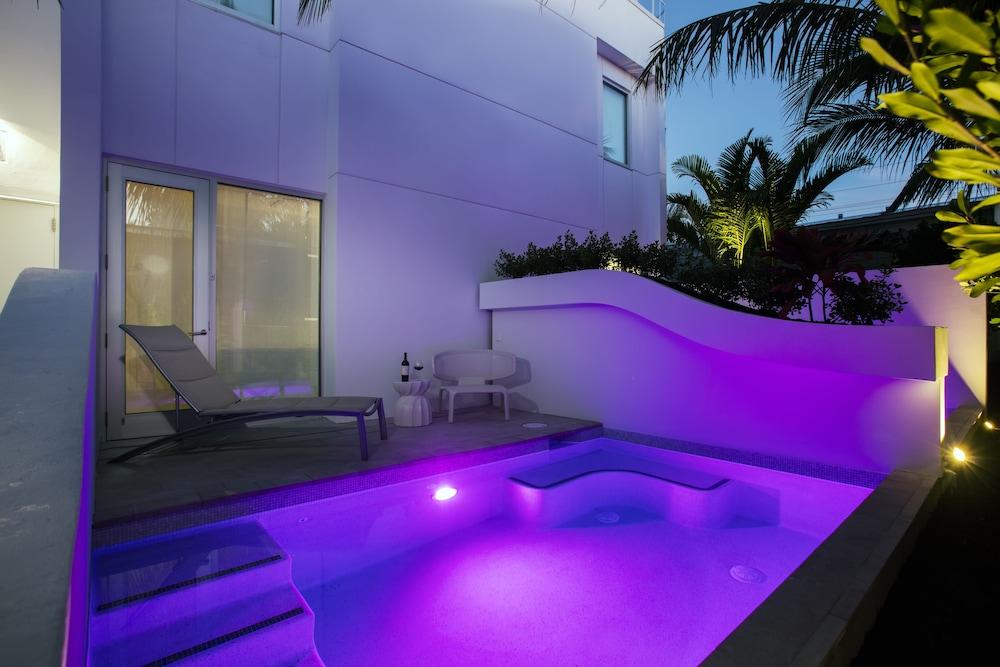H2o Suites- Adults Only Resort