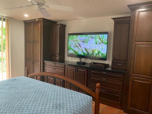 Beautifully Renovated Summer Of 2020 And Enjoy Lovely Unit * Key West