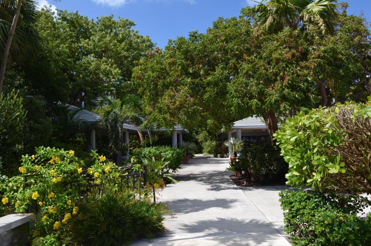 Poolside Breeze Retreat Key West