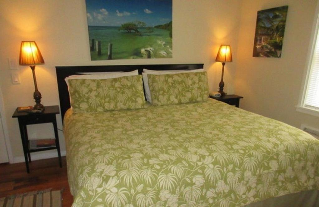 Dreams By The Bed & Breakfast