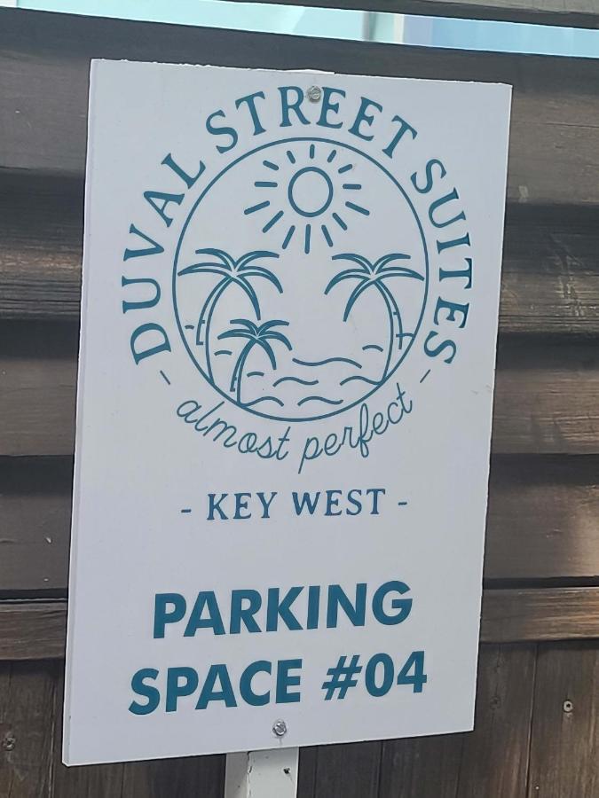 Duval Street Overlooking Duval With Parking And Pool Key West