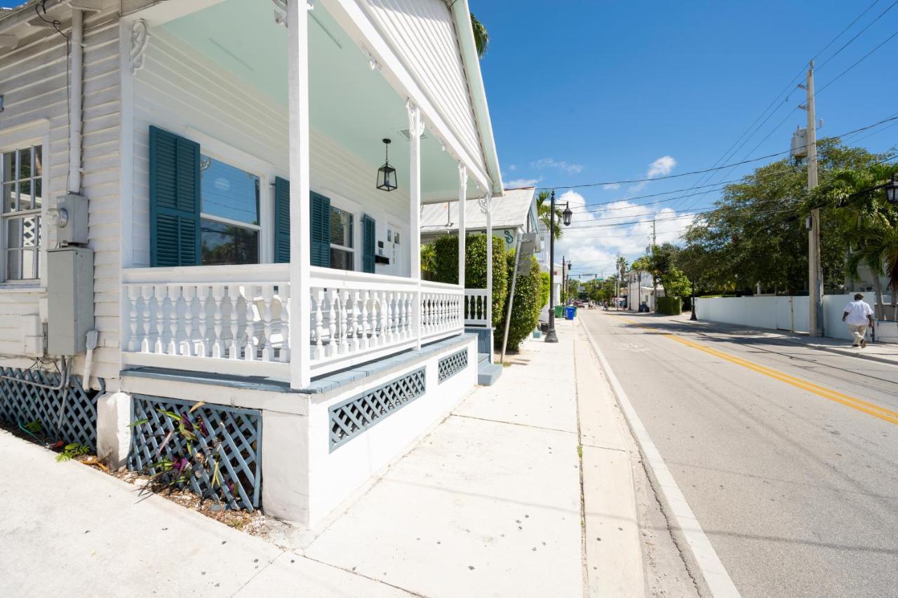 Crawl To Duval W/ Hot Tub Holiday home Key West