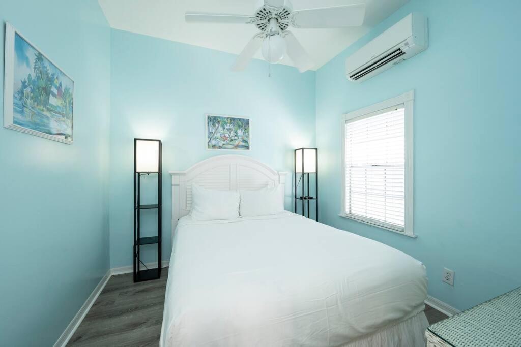 Holiday home Bachelorparty Hq For 16-feet To Duval-pool-hot Tub *