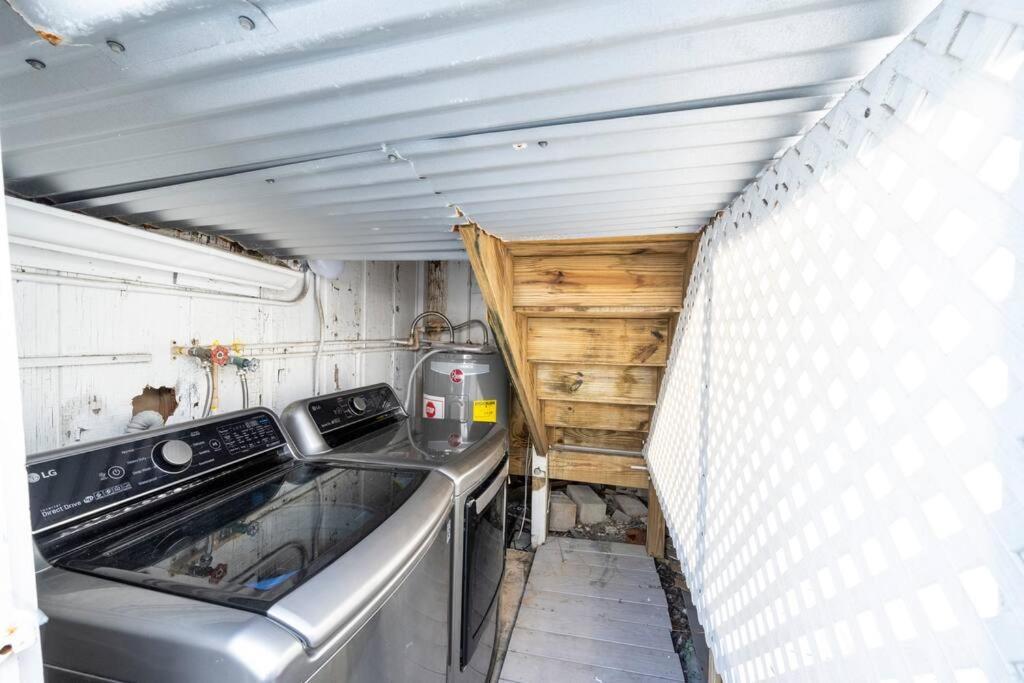 Holiday home Bachelorparty Hq For 16-feet To Duval-pool-hot Tub *