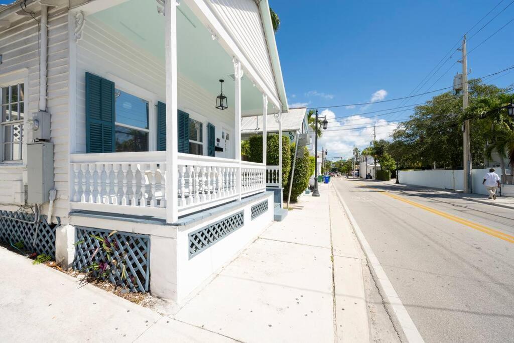 Bachelorparty Hq For 16-feet To Duval-pool-hot Tub Holiday home Key West