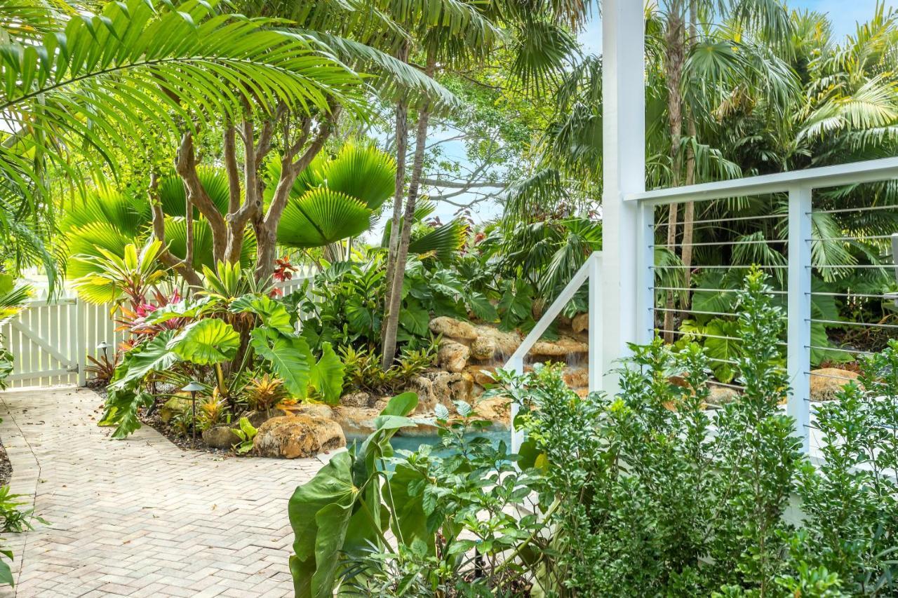 Tropical Retreat *