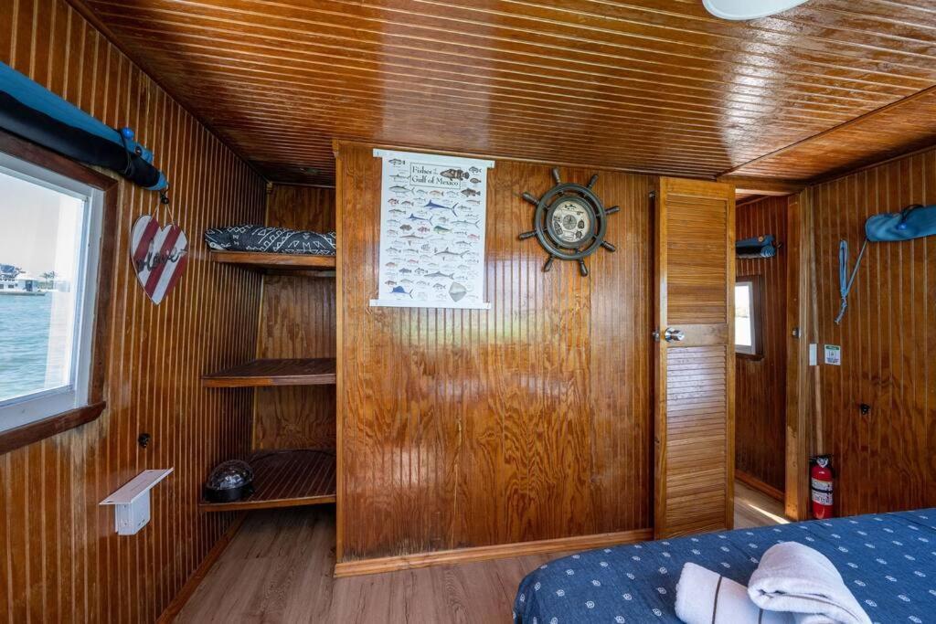 Beautiful Houseboat In