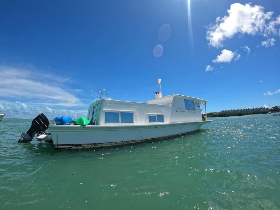Beautiful Houseboat In Botel Key West