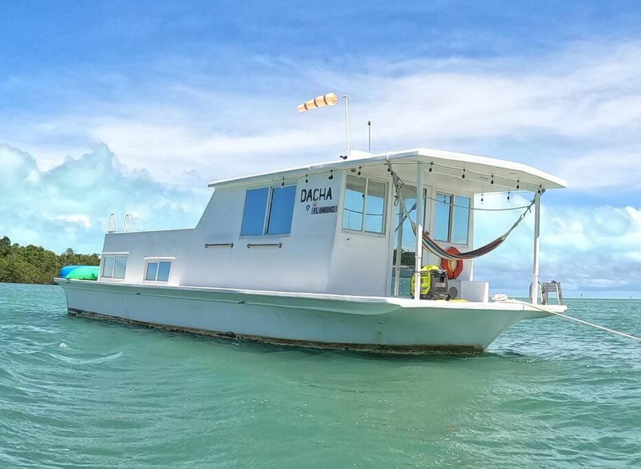 Beautiful Houseboat In *