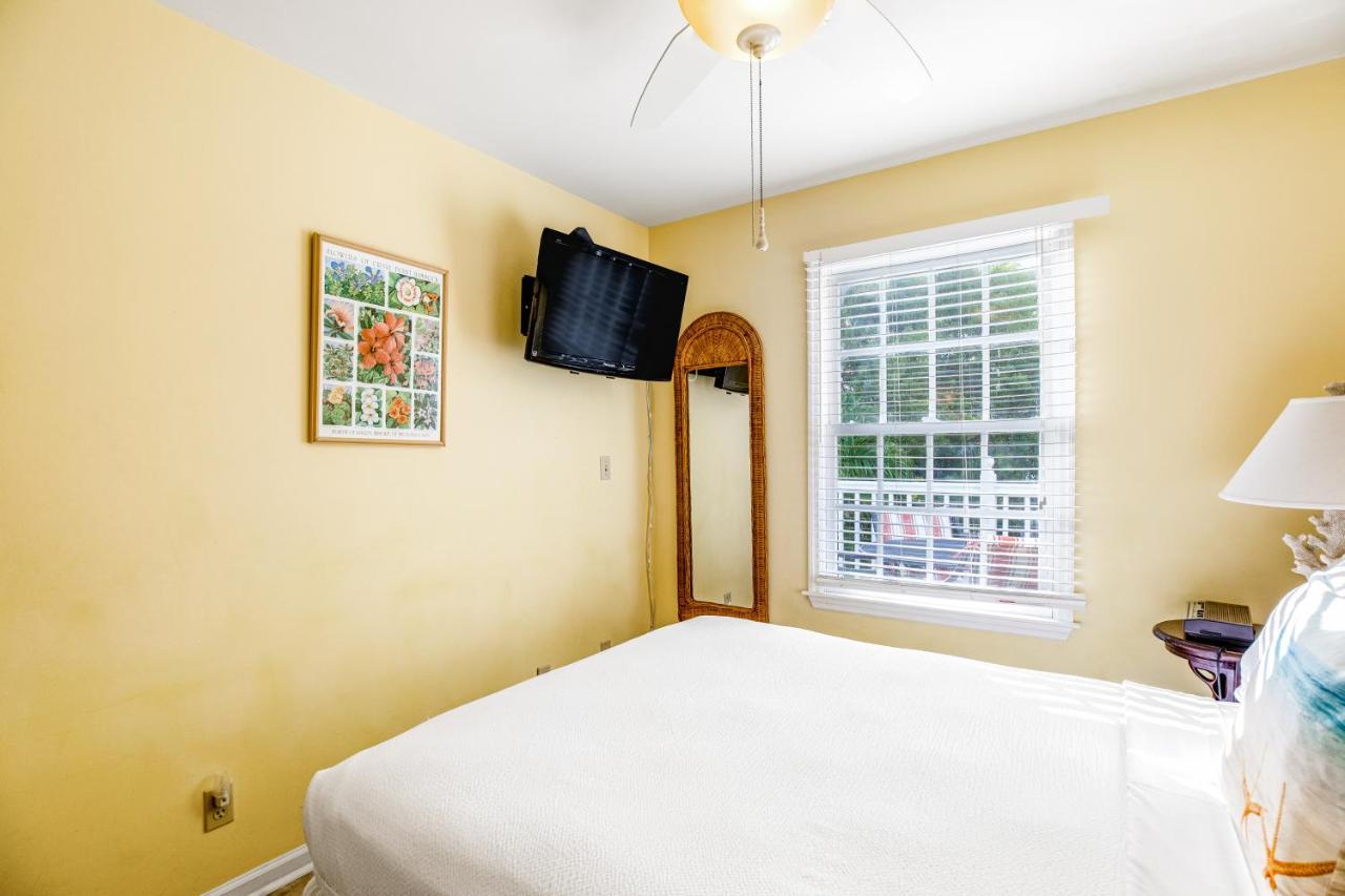 Happy Hour Haven Apartment Key West