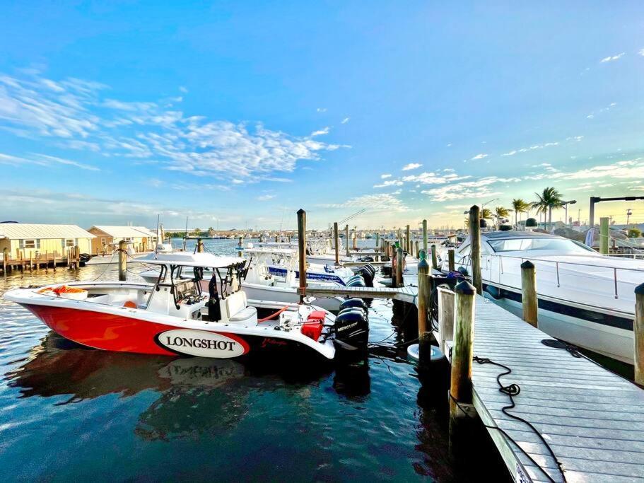 Abaco - Large Waterfront 2x2 End Unit With Boat Slip * Key West