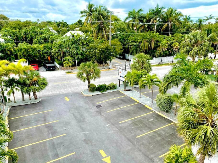 Abaco - Large Waterfront 2x2 End Unit With Boat Slip Holiday home