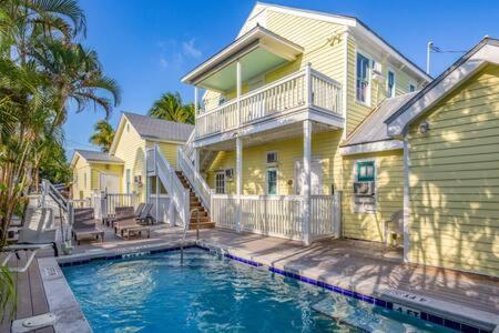 Coral Cove Apartment