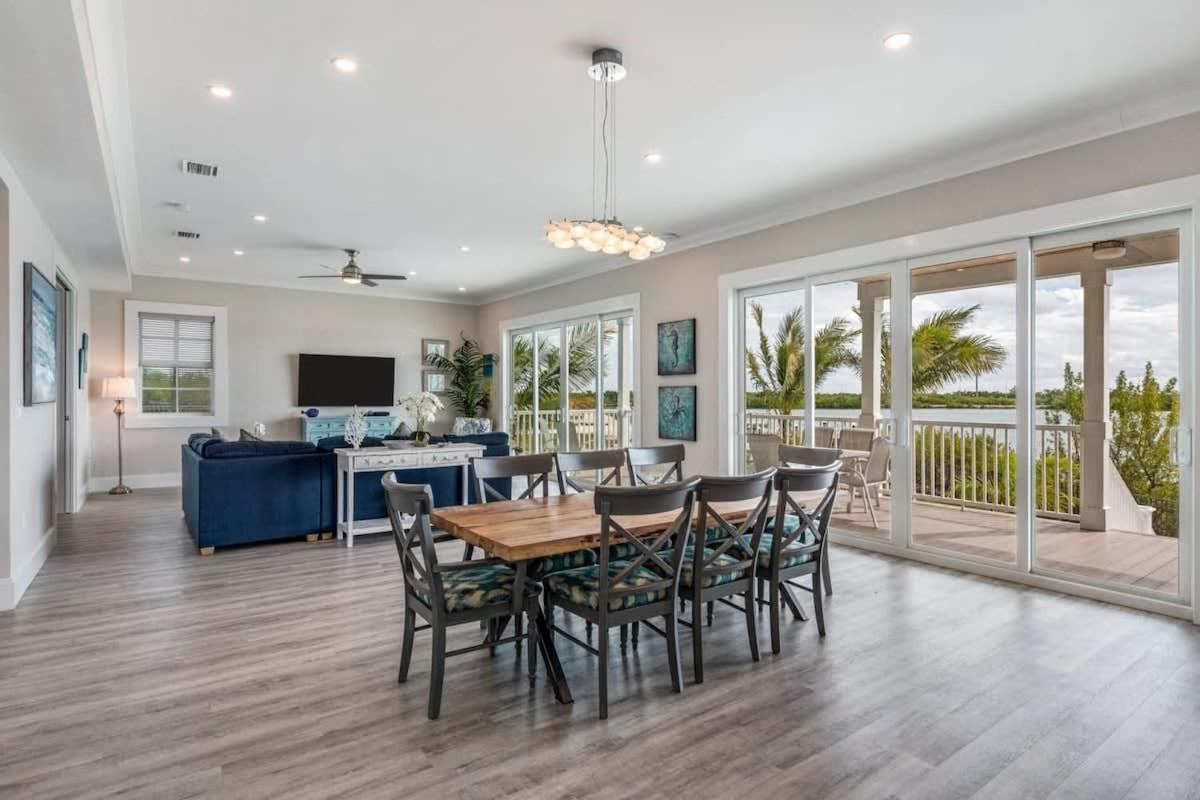 Holiday home Mastway House -pool & Dock! *