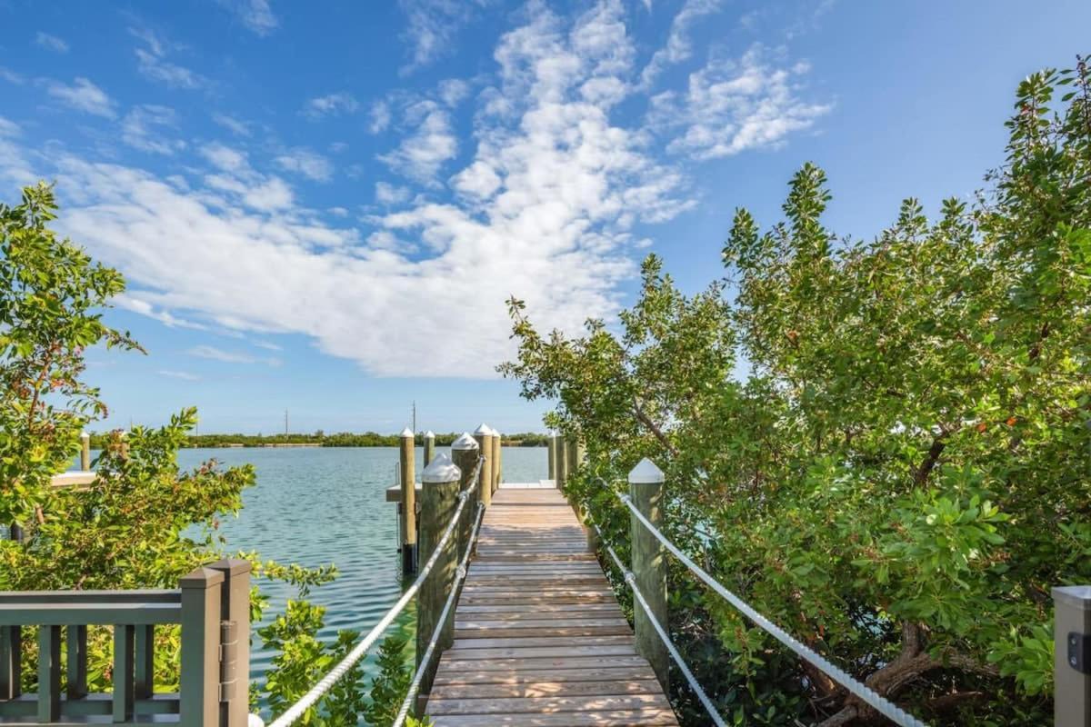 Evershore House -pool, Parking, Dock! Holiday home
