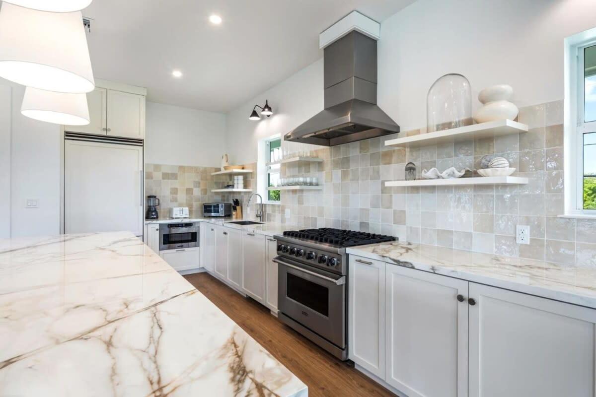 Holiday home The Crestwood House - Private Heated Pool & Parking *