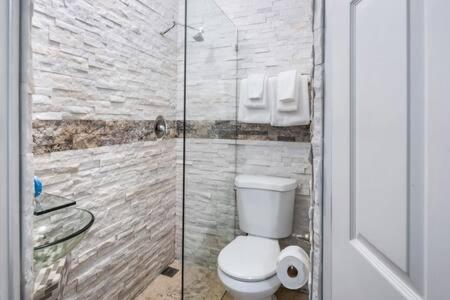 Apartment New Vangogh Studio - Pool & Balconies Key West