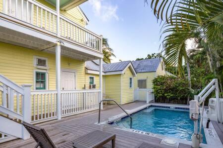 Coral Cove Apartment