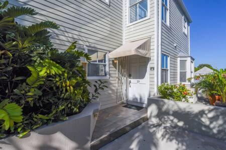 Holiday home New! Positano - Duval Square Condo, Pool, Hot Tub & Parking Key West