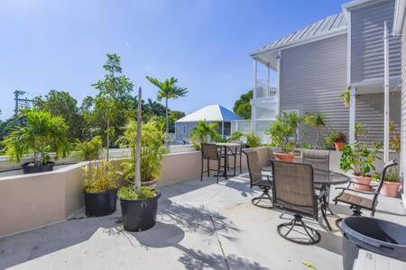 Holiday home New! Positano - Duval Square Condo, Pool, Hot Tub & Parking